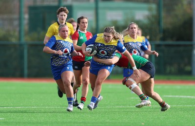 140226 - Gwalia Lightning v Clovers, Celtic Challenge - Molly Anderson-Thomas of Gwalia Lightning looks to break away