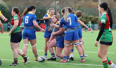 140226 - Gwalia Lightning v Clovers, Celtic Challenge - Evie Hill of Gwalia Lightning is congratulated after scoring try