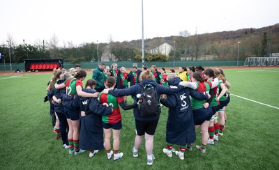 140226 - Gwalia Lightning v Clovers, Celtic Challenge - Clovers huddle up at the end of the match