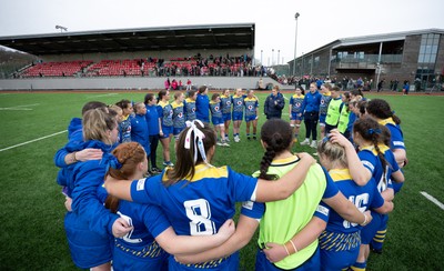 140226 - Gwalia Lightning v Clovers, Celtic Challenge - Gwalia Lightning huddle up at the end of the match
