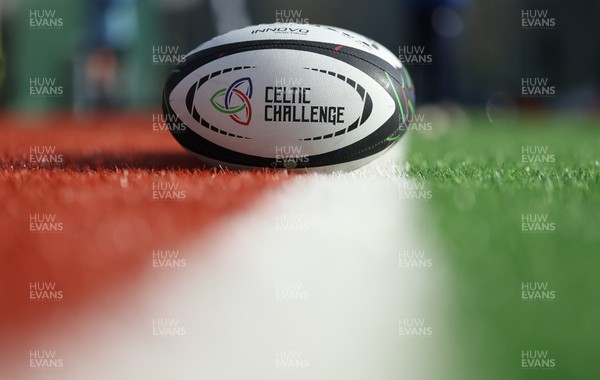 140226 - Gwalia Lightning v Clovers, Celtic Challenge - Celtic Challenge match balls pitch side