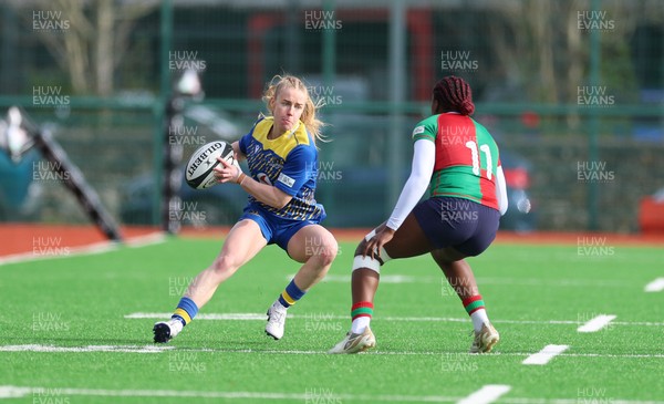 140226 - Gwalia Lightning v Clovers, Celtic Challenge - Catherine Richards of Gwalia Lightning takes on Chisom Ugwueru of Clovers