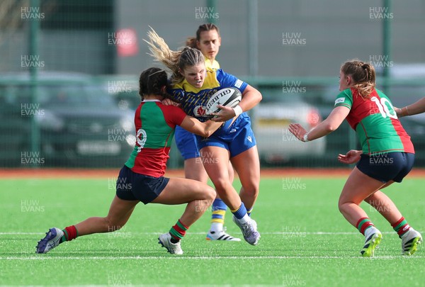 140226 - Gwalia Lightning v Clovers, Celtic Challenge - Molly Anderson-Thomas of Gwalia Lightning takes on Emily Lane of Clovers and Siofra Hession of Clovers
