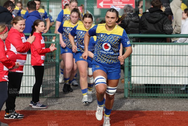 140226 - Gwalia Lightning v Clovers, Celtic Challenge - Bryonie King of Gwalia Lightning leads the team out at the start of the match