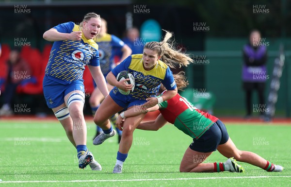 140226 - Gwalia Lightning v Clovers, Celtic Challenge - Molly Anderson-Thomas of Gwalia Lightning attacks