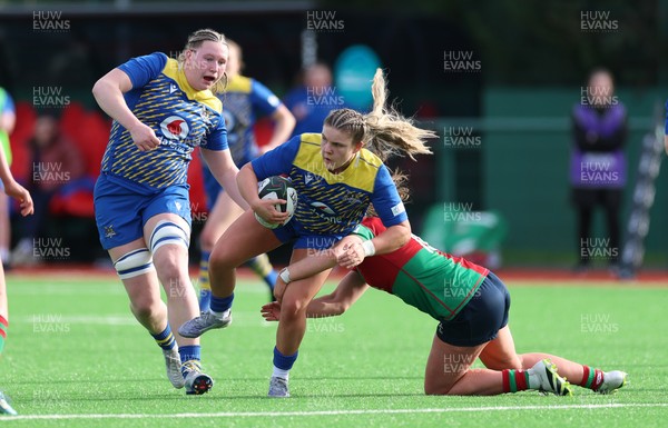 140226 - Gwalia Lightning v Clovers, Celtic Challenge - Molly Anderson-Thomas of Gwalia Lightning attacks