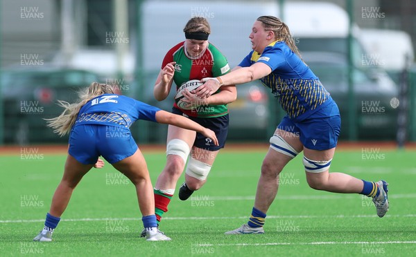 140226 - Gwalia Lightning v Clovers, Celtic Challenge - Aoibheann McGrath of Clovers takes on Molly Anderson-Thomas of Gwalia Lightning and Alaw Pyrs of Gwalia Lightning