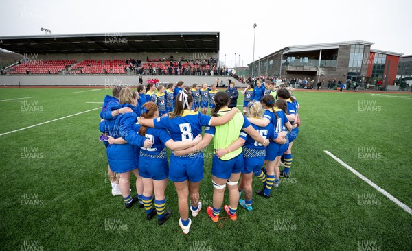 140226 - Gwalia Lightning v Clovers, Celtic Challenge - Gwalia Lightning huddle up at the end of the match