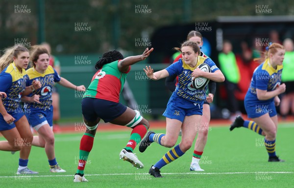 140226 - Gwalia Lightning v Clovers, Celtic Challenge - Caitlin Lewis of Gwalia Lightning takes on Faith Oviawe of Clovers
