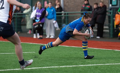 170126 - Gwalia Lightning v Edinburgh Rugby, Celtic Challenge - Caitlin Lewis of Gwalia Lightning dives in to score try