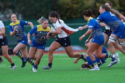 170126 - Gwalia Lightning v Edinburgh Rugby, Celtic Challenge - Hannah Walker of Edinburgh Rugby looks to break away