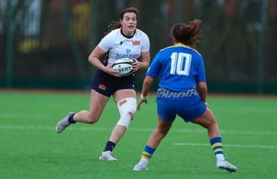 170126 - Gwalia Lightning v Edinburgh Rugby, Celtic Challenge - Rachel Philipps of Edinburgh Rugby charges forward