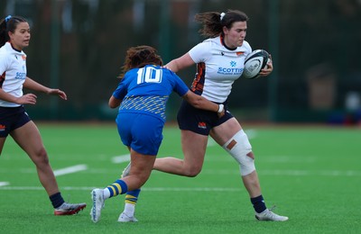 170126 - Gwalia Lightning v Edinburgh Rugby, Celtic Challenge - Rachel Philipps of Edinburgh Rugby charges forward