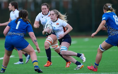 170126 - Gwalia Lightning v Edinburgh Rugby, Celtic Challenge - Lauryn McGrotty of Edinburgh Rugby charges forward