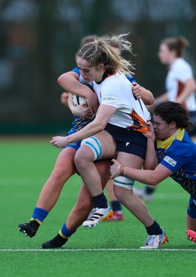 170126 - Gwalia Lightning v Edinburgh Rugby, Celtic Challenge - Lauryn McGrotty of Edinburgh Rugby charges forward
