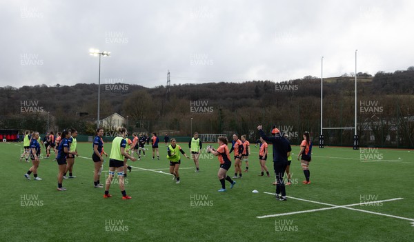 170126 - Gwalia Lightning v Edinburgh Rugby, Celtic Challenge - Edinburgh warm up ahead of the match