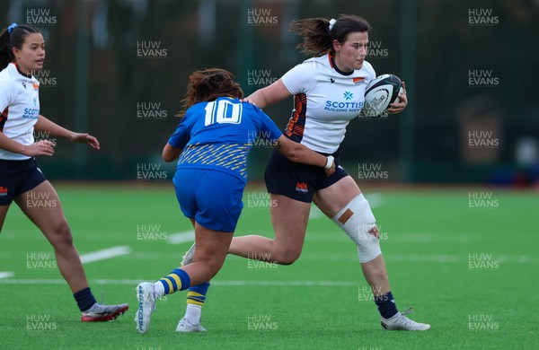 170126 - Gwalia Lightning v Edinburgh Rugby, Celtic Challenge - Rachel Philipps of Edinburgh Rugby charges forward