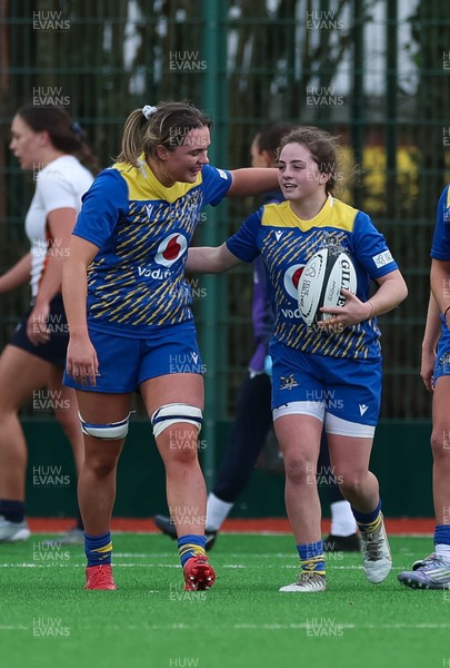 170126 - Gwalia Lightning v Edinburgh Rugby, Celtic Challenge - The team celebrate with Lily Hawkins of Gwalia Lightning after she scores try
