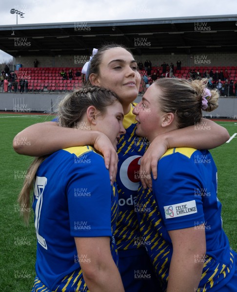170126 - Gwalia Lightning v Edinburgh Rugby, Celtic Challenge - Bryonie King of Gwalia Lightning with Molly Anderson-Thomas of Gwalia Lightning and Molly Reardon of Gwalia Lightning at the end of the match