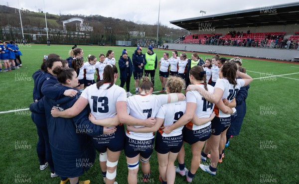 170126 - Gwalia Lightning v Edinburgh Rugby, Celtic Challenge - Edinburgh huddle up at the end of the match