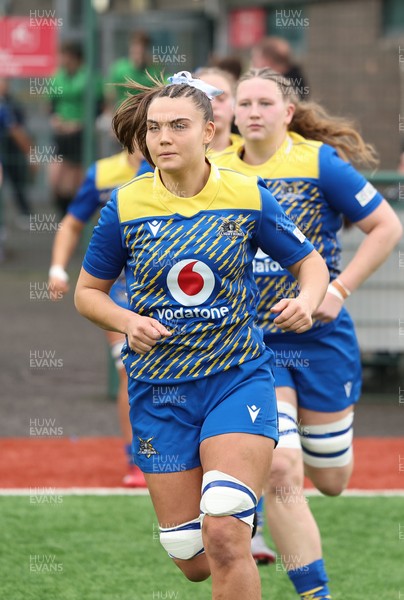 170126 - Gwalia Lightning v Edinburgh Rugby, Celtic Challenge - Bryonie King of Gwalia Lightning leads the team out