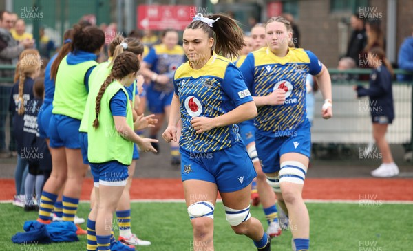 170126 - Gwalia Lightning v Edinburgh Rugby, Celtic Challenge - Bryonie King of Gwalia Lightning leads the team out