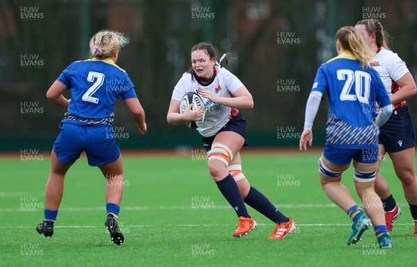 170126 - Gwalia Lightning v Edinburgh Rugby, Celtic Challenge - Natasha Logan of Edinburgh Rugby takes on Molly Reardon of Gwalia Lightning