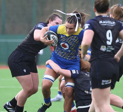 210226 - Gwalia Lightning v Glasgow - Celtic Challenge - Brionie King on the charge