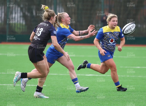 210226 - Gwalia Lightning v Glasgow - Celtic Challenge - Cath Richards offload
