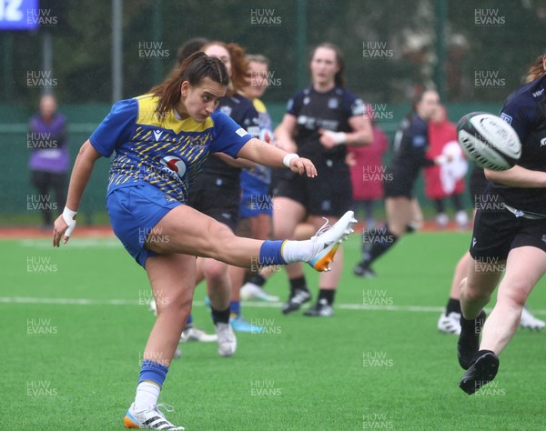 210226 - Gwalia Lightning v Glasgow - Celtic Challenge - Carys Hughes kicking