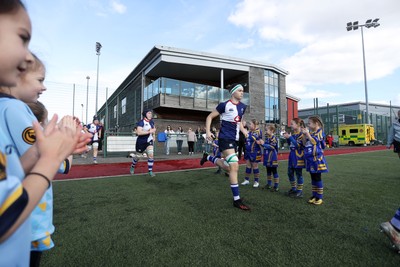 010325 - Gwalia Lightning v Wolfhounds - Celtic Challenge - The teams run onto the field