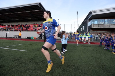 010325 - Gwalia Lightning v Wolfhounds - Celtic Challenge - The teams run onto the field