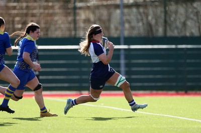 010325 - Gwalia Lightning v Wolfhounds - Celtic Challenge - Christy Haney of Wolfhounds runs in to score a try