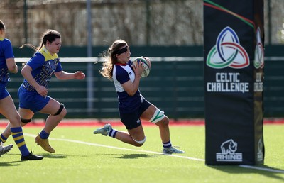 010325 - Gwalia Lightning v Wolfhounds - Celtic Challenge - Christy Haney of Wolfhounds runs in to score a try