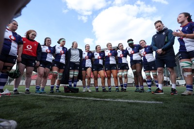 010325 - Gwalia Lightning v Wolfhounds - Celtic Challenge - Wolfhounds team huddle at full time