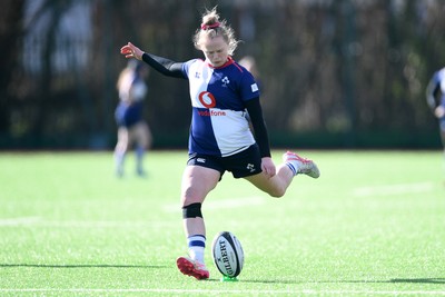 280226 - Gwalia Lightning v Wolfhounds - Celtic Challenge - Dannah O'Brien of Wolfhounds kicks the conversion