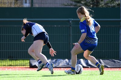 280226 - Gwalia Lightning v Wolfhounds - Celtic Challenge - Amy Larn of Wolfhounds scores a try