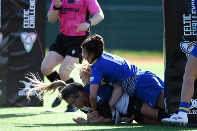 280226 - Gwalia Lightning v Wolfhounds - Celtic Challenge - Stacey Flood of Wolfhounds scores a try