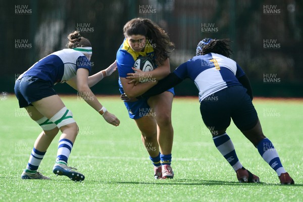 280226 - Gwalia Lightning v Wolfhounds - Celtic Challenge - Gwennan Hopkins of Gwalia Lightning is challenged by Linda Djougang of Wolfhounds