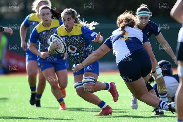 280226 - Gwalia Lightning v Wolfhounds - Celtic Challenge - Anwen Owen of Gwalia Lightning is challenged by Sophie Barrett of Wolfhounds