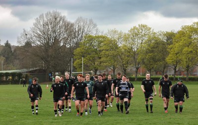 040426 - Caerleon v Gwernyfed RFC, Admiral National League 3 East Presentation - Gwernyfed prepare for their Admiral National League 3 East match against Caerleon