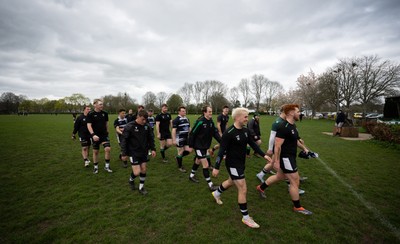 040426 - Caerleon v Gwernyfed RFC, Admiral National League 3 East Presentation - Gwernyfed prepare for their Admiral National League 3 East match against Caerleon