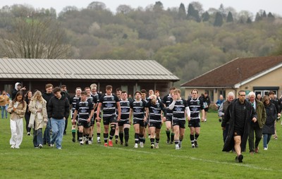 040426 - Caerleon v Gwernyfed RFC, Admiral National League 3 East Presentation - Gwernyfed prepare for their Admiral National League 3 East match against Caerleon