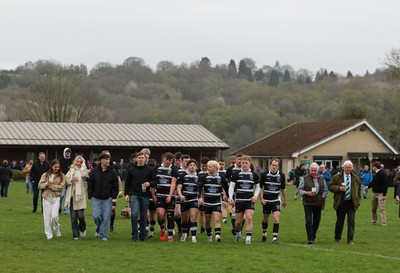 040426 - Caerleon v Gwernyfed RFC, Admiral National League 3 East Presentation - Gwernyfed prepare for their Admiral National League 3 East match against Caerleon