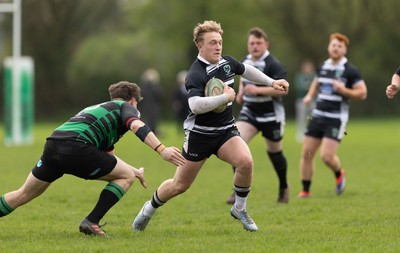 040426 - Caerleon v Gwernyfed RFC, Admiral National League 3 East Presentation - Gethin Davies of Gwernyfed  in action against Caerleon