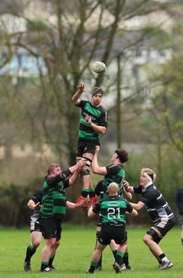 040426 - Caerleon v Gwernyfed RFC, Admiral National League 3 East Presentation - Gwernyfed RFC, in black and white, take on Caerleon having won the Admiral National League 3 East