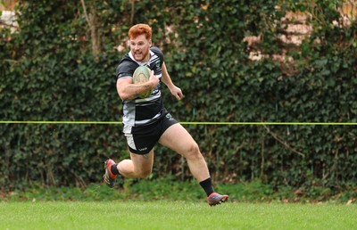 040426 - Caerleon v Gwernyfed RFC, Admiral National League 3 East Presentation - Ryan Davies of Gwernyfed races in to score try