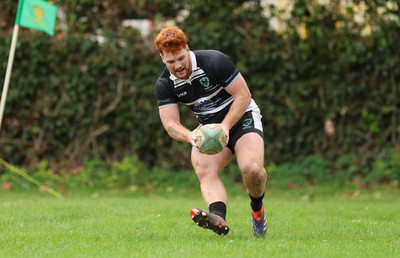 040426 - Caerleon v Gwernyfed RFC, Admiral National League 3 East Presentation - Ryan Davies of Gwernyfed races in to score try