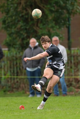 040426 - Caerleon v Gwernyfed RFC, Admiral National League 3 East Presentation - Gwernyfed RFC, in black and white, take on Caerleon having won the Admiral National League 3 East