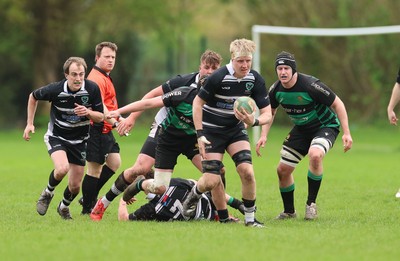 040426 - Caerleon v Gwernyfed RFC, Admiral National League 3 East Presentation - Gwernyfed RFC, in black and white, take on Caerleon having won the Admiral National League 3 East